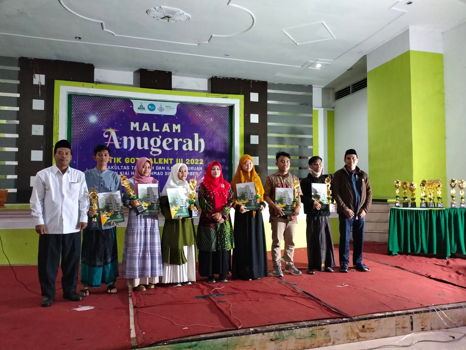 8 Mahasiswa PAI Borong Piala dalam Event FTIK Got Talent